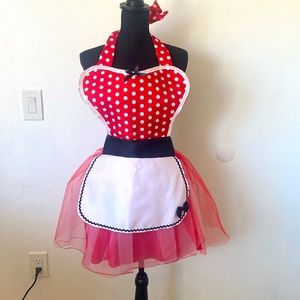 Polka dots apron